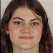 Étudiante en droit international en Angleterre, donne cours d'anglais tous niveaux.